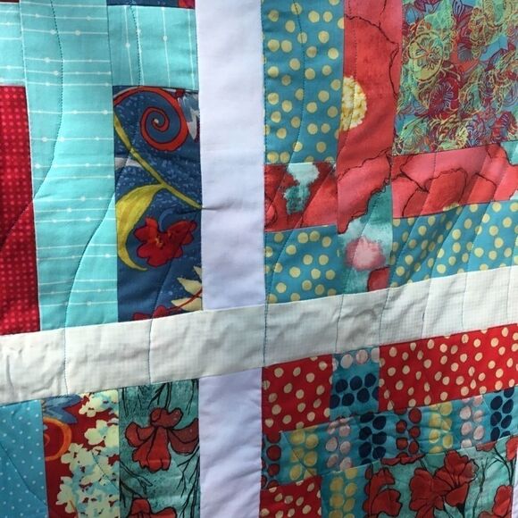 NWT Handcrafted Red & Blue Quilt - Picture 5 of 15